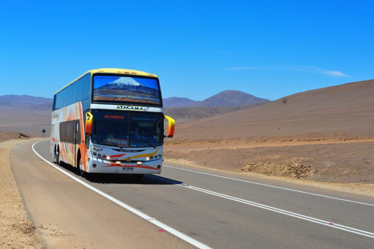 Cuánto cuestan los pasajes Santiago Arica en Pullman Bus