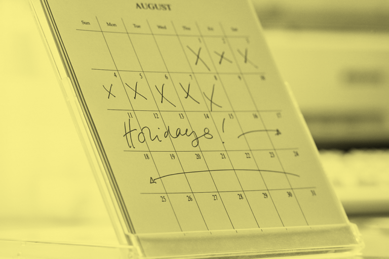 calendario marcado con aviso de despido