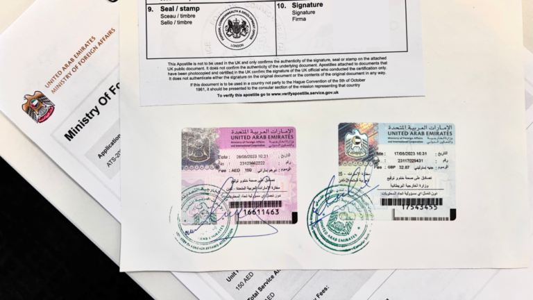 Qué es un texto de reserva de derechos y cómo se usa en Chile 2 contrato legal con sello y firma chilena