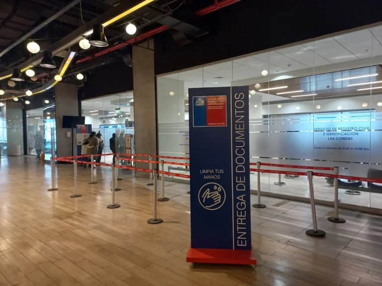 entrada moderna registro civil las condes chile