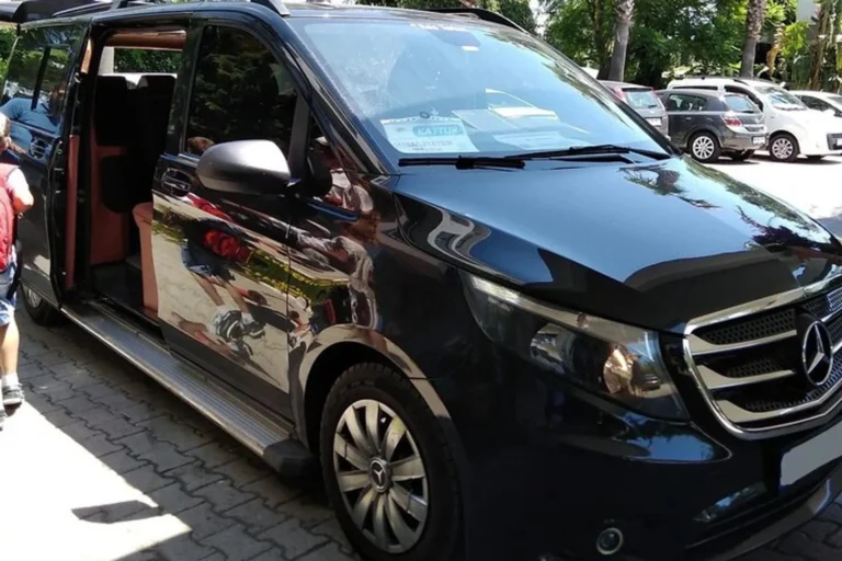 minibus viajando entre puerto varas y puerto montt